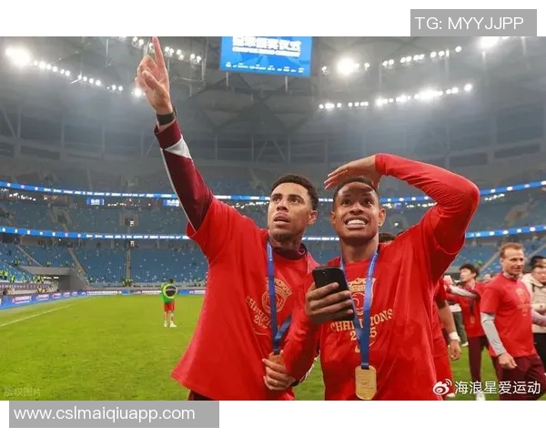 茹萨社媒回顾2025年艰难夺冠历程令人惊讶的成功与质疑并存 茹萨社媒回顾2025年艰难夺冠历程令人惊讶的成功与质疑并存