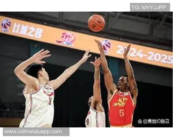 广东队惨遭逆转压哨进球掩盖全队低迷表现三分球无一命中半场落后26分